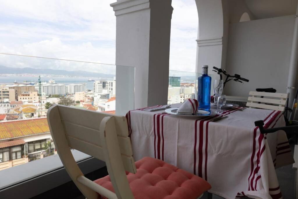 Charming Colonial Flat In Historic Building Lejlighed Gibraltar Eksteriør billede